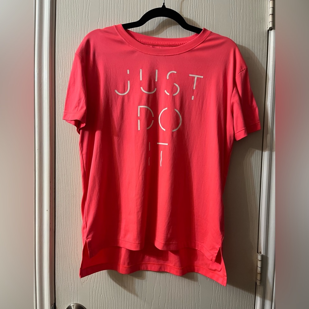🛍️Nike Small Women's Pink Dri-Fit Top